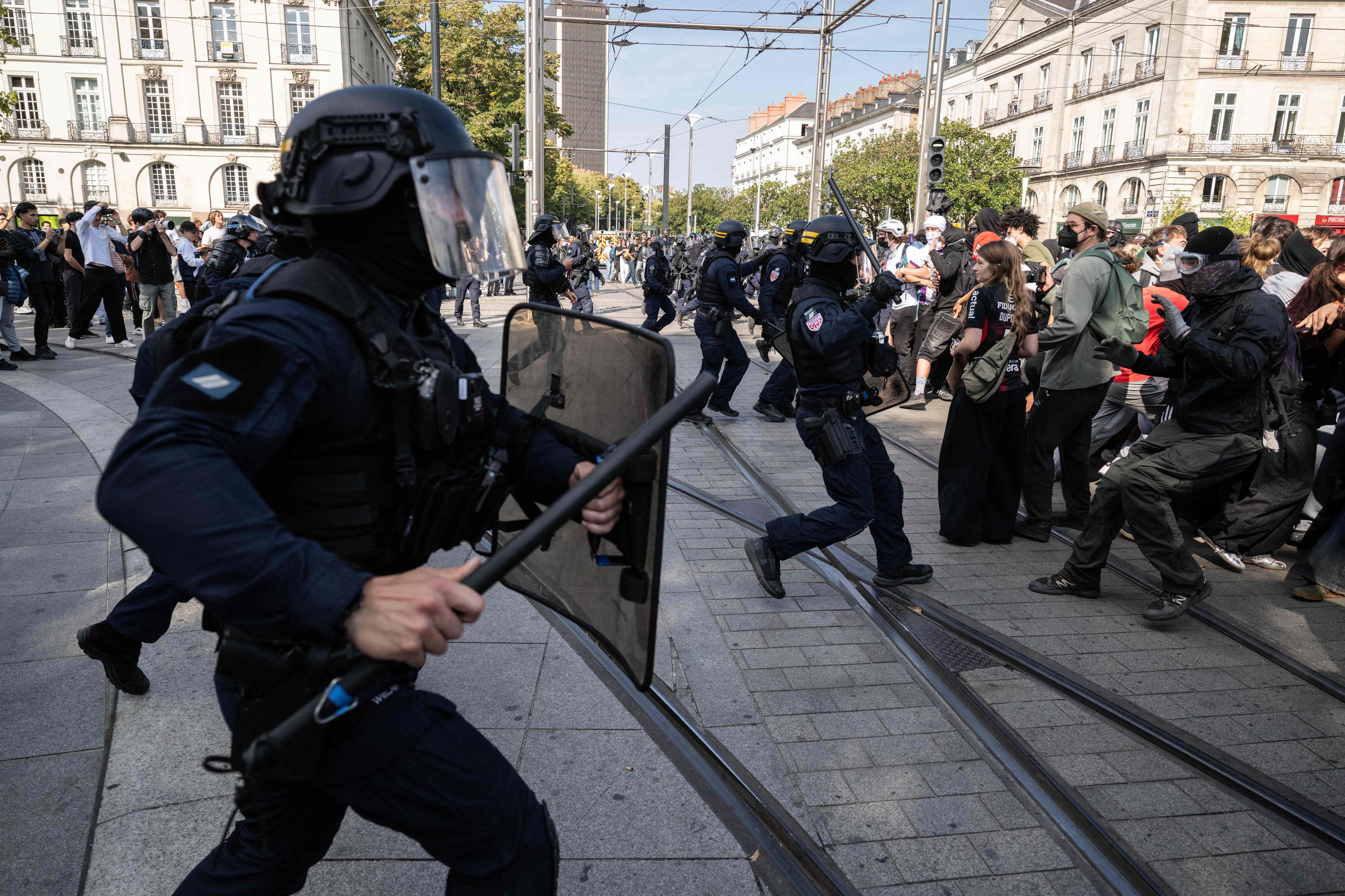 Voici pourquoi des manifestations violentes éclatent partout en France