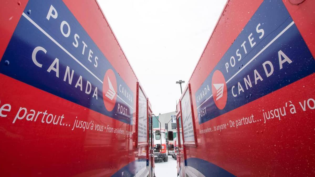 Fin de la livraison à domicile, délais plus longs: Ottawa annonce un énorme coup de barre à Postes Canada