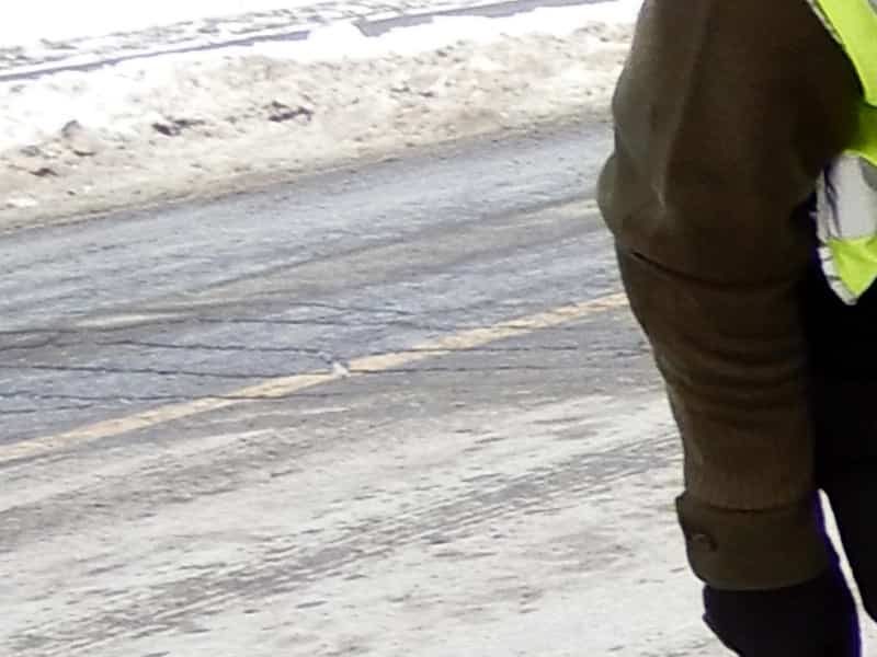 Près du double de la moyenne : la Sûreté du Québec distribue un nombre record de contraventions pour labsence ou la non - conformité de pneus dhiver