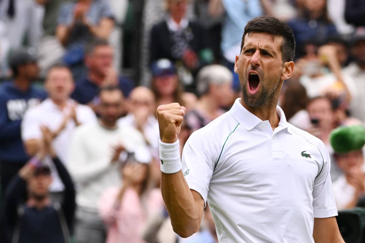 Novak Djokovic va puiser au fond de ses ressources et passe en demi-finale &agrave; Wimbledon