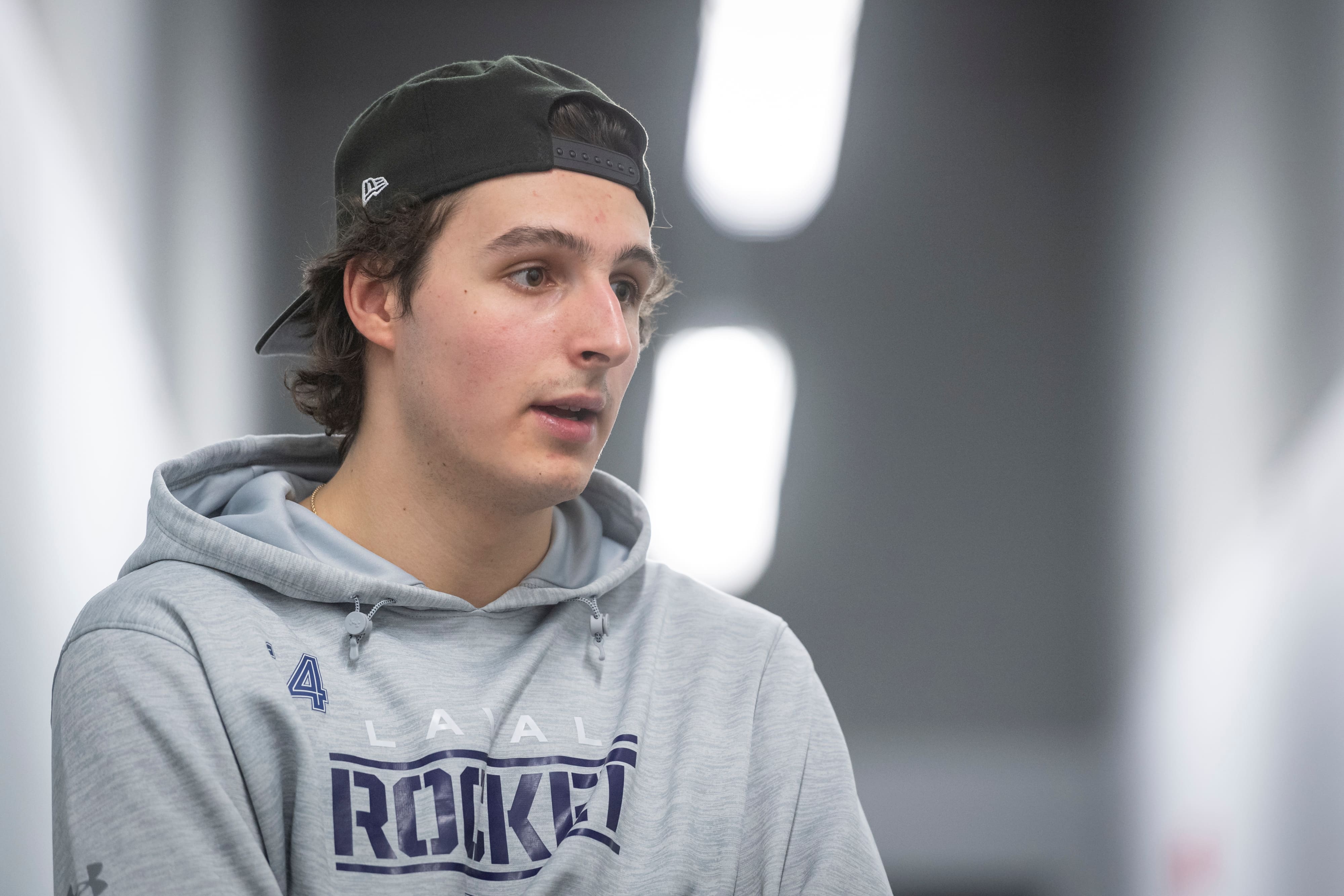 “Plus grande, plus fort”, David Reinbacher “Cogny la porte de la LNH”, selon ses entraineurs