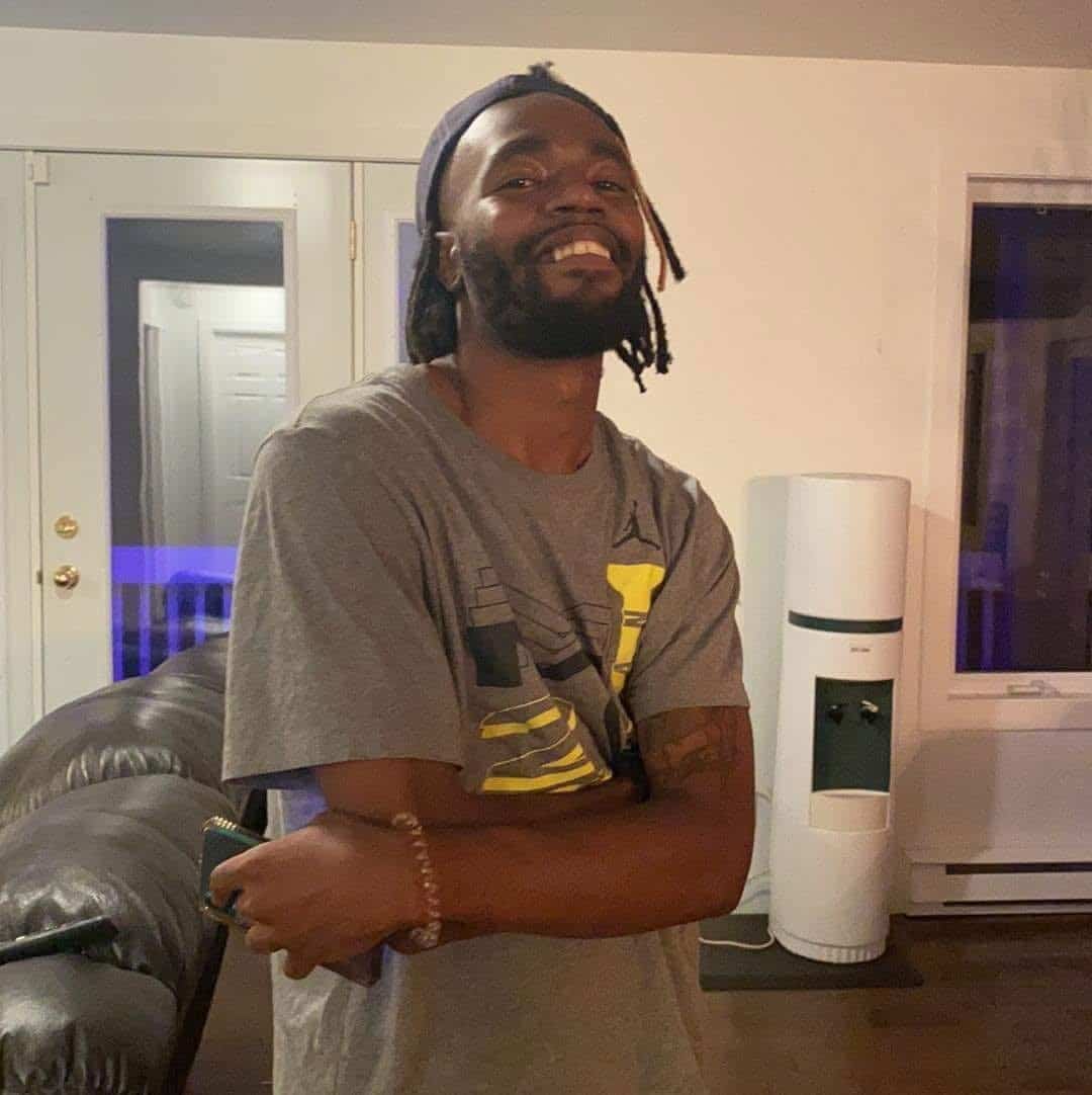 Jordan Lumbala est mort le 6 août 2024 dans un appartement de l’avenue Eugène-Lamontagne, dans le quartier Limoilou, à Québec.