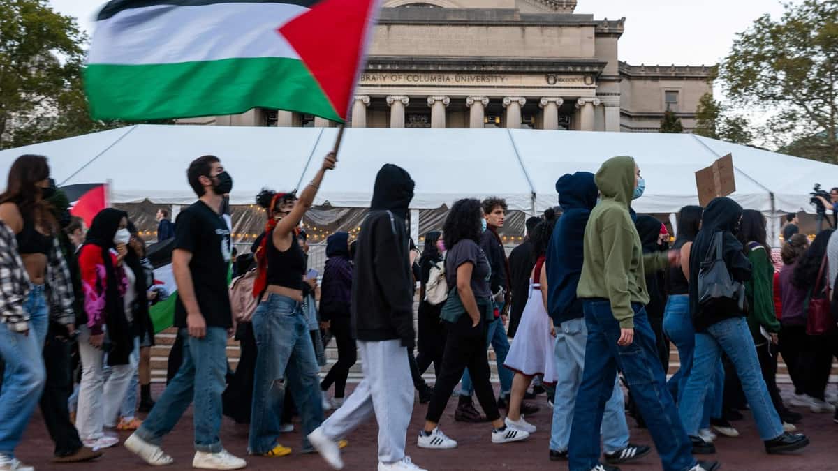 Jewish students asked to leave the university Jewish students asked to leave the university