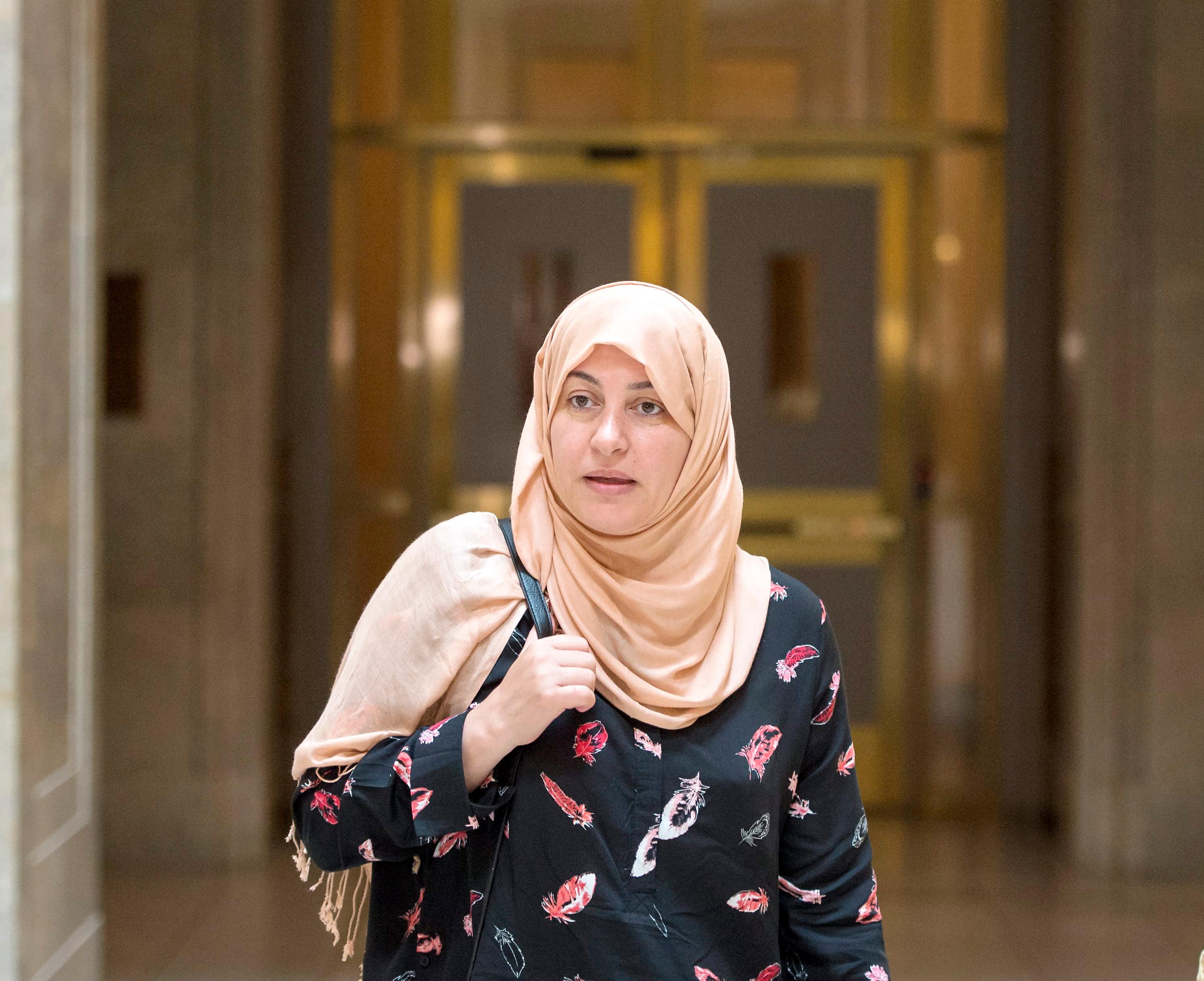 Une juge s’excuse d’avoir interdit le hijab en cour | JDM