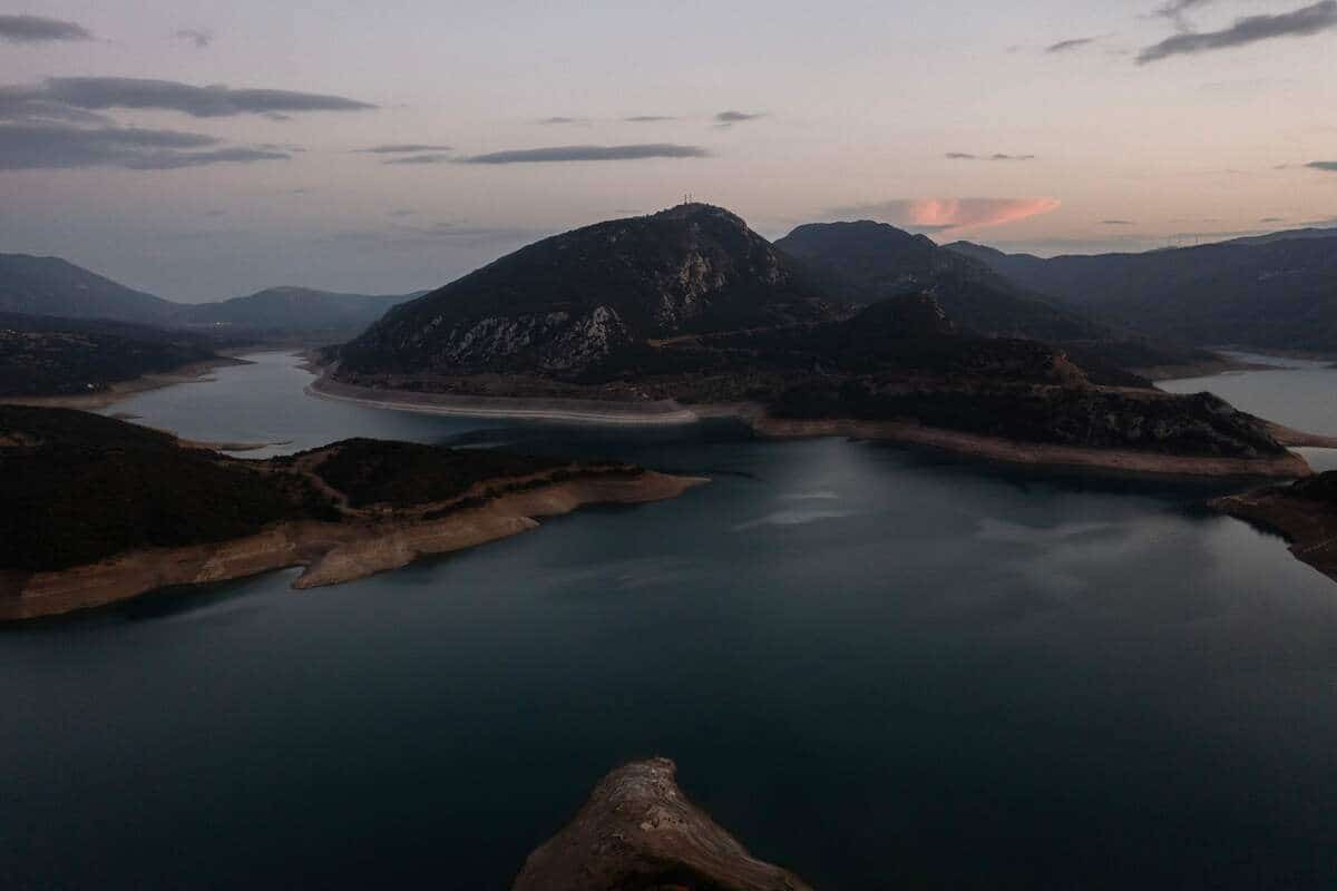 [PHOTOS]  La sequía en Grecia hace que reaparezca una aldea hundida