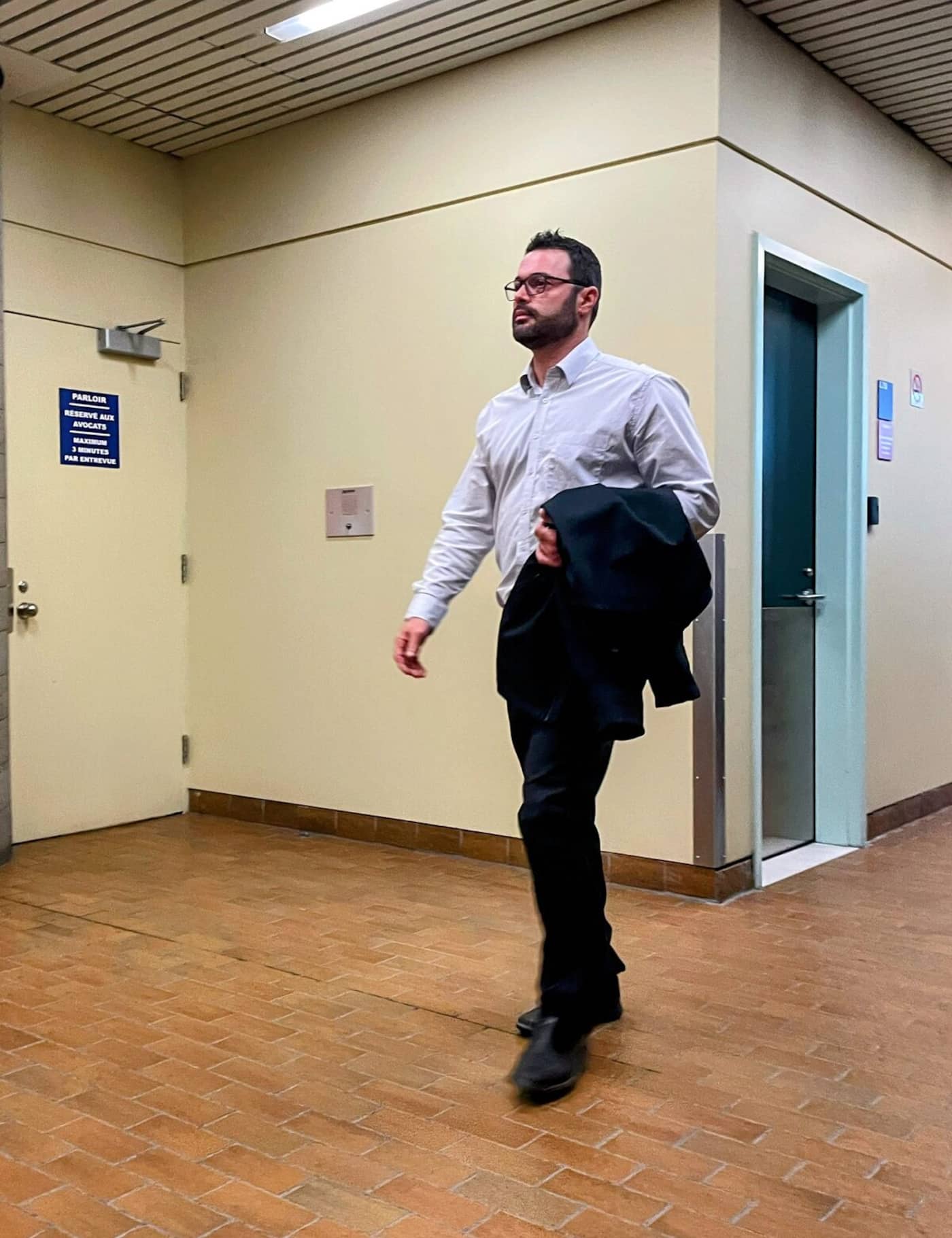 Procès pour l'agression rue Saint-Joseph: une plaque et des vis dans le ...