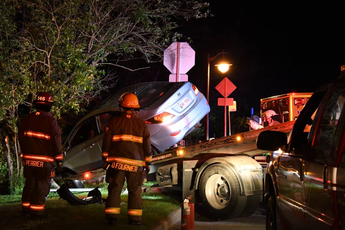 Véhicule volé à Stoneham des ados sans permis causent un accident