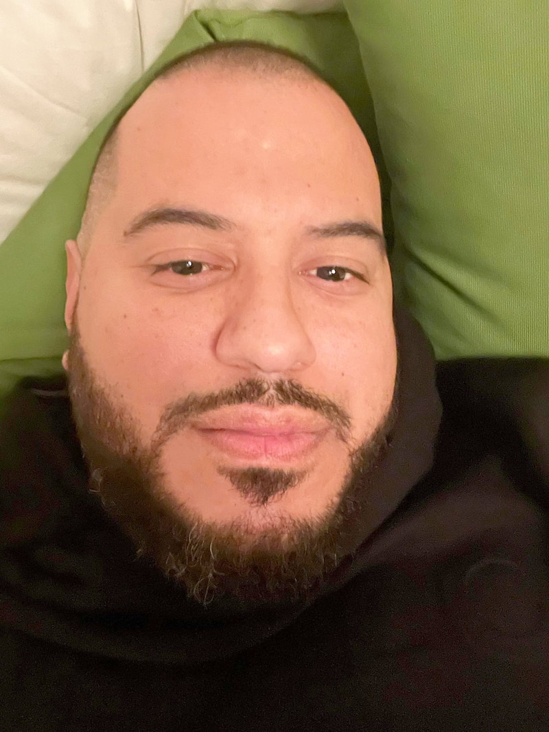 Des femmes dénoncent l'arnaqueur charmant qui leur a soutiré beaucoup d'argent | TVA Nouvelles