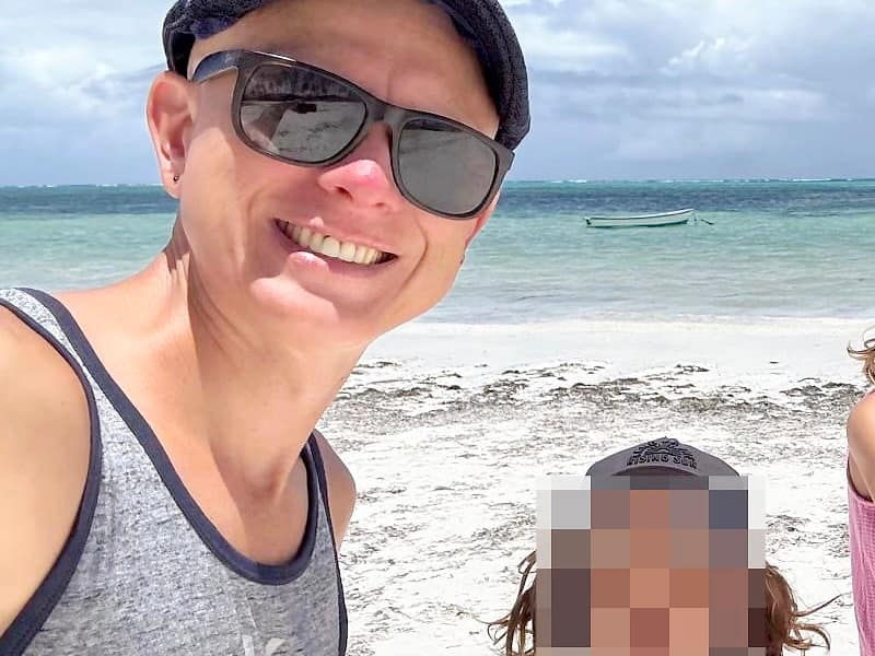  [ PHOTOS ] « Maman , est - ce quon va mourir ?»: une famille québécoise kidnappée durant son voyage en Afrique de lEst