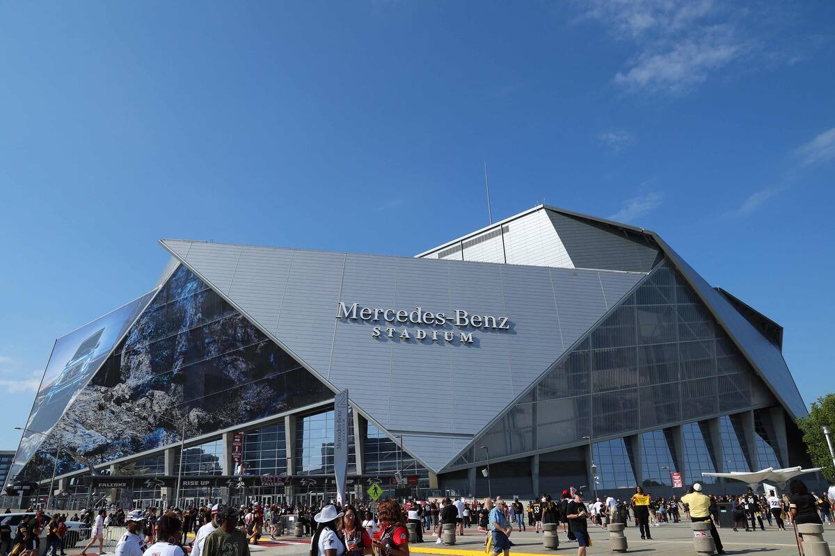 Davante Adams se mudará a los Jets después de dos temporadas con los Raiders. Ha atrapado al menos 100 pases y ganado al menos 1,100 yardas en las últimas cuatro campañas.