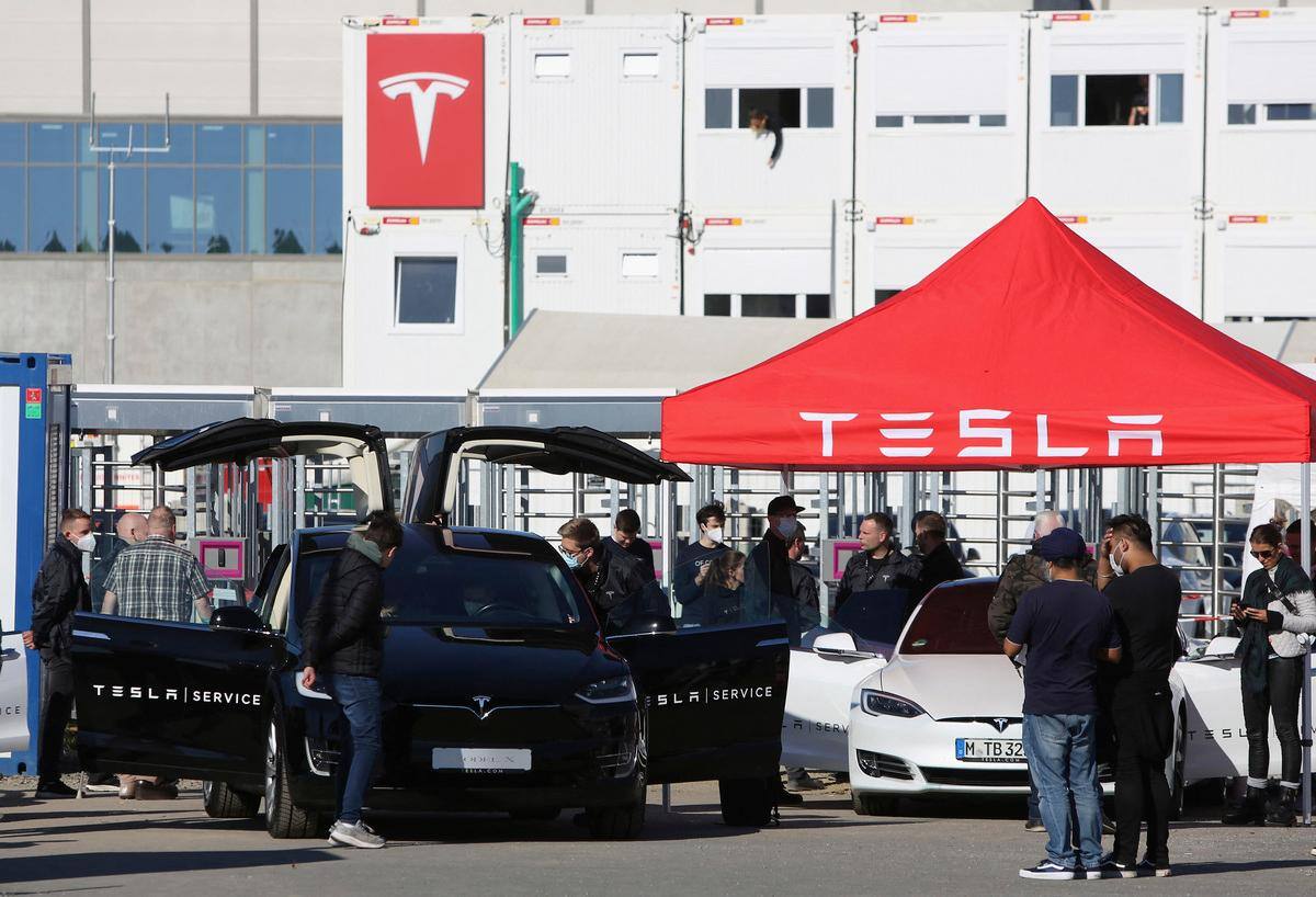 &Agrave; Berlin, Tesla c&eacute;l&egrave;bre sa premi&egrave;re usine europ&eacute;enne, malgr&eacute; les pol&eacute;miques