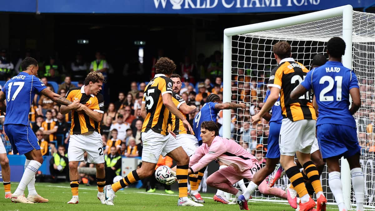Aston Villa s'enfonce, Chelsea et Liverpool au ralenti