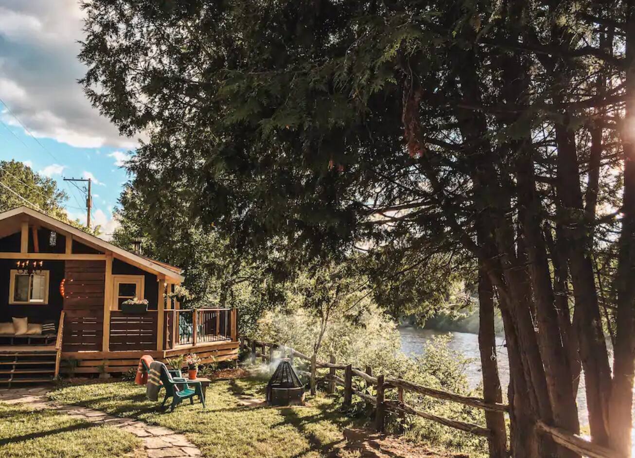 16 chalets au bord de l’eau dans les Laurentides