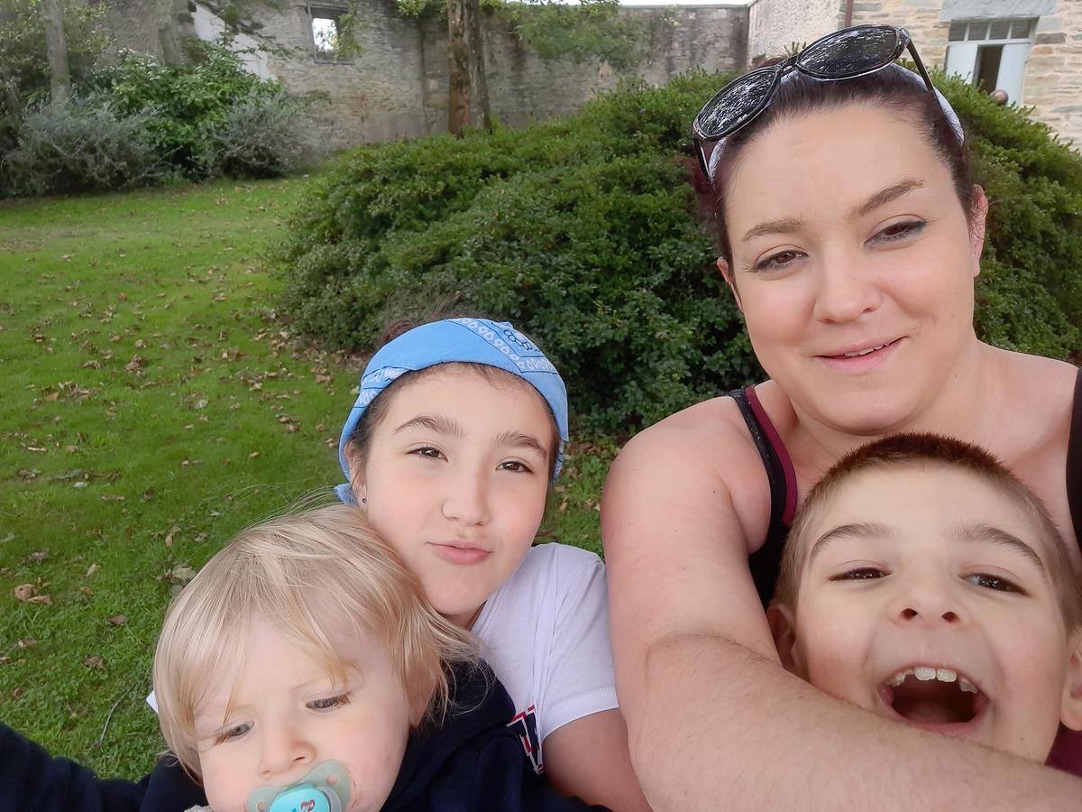 Renvoy&eacute;e du pays, elle revient trois ans plus tard