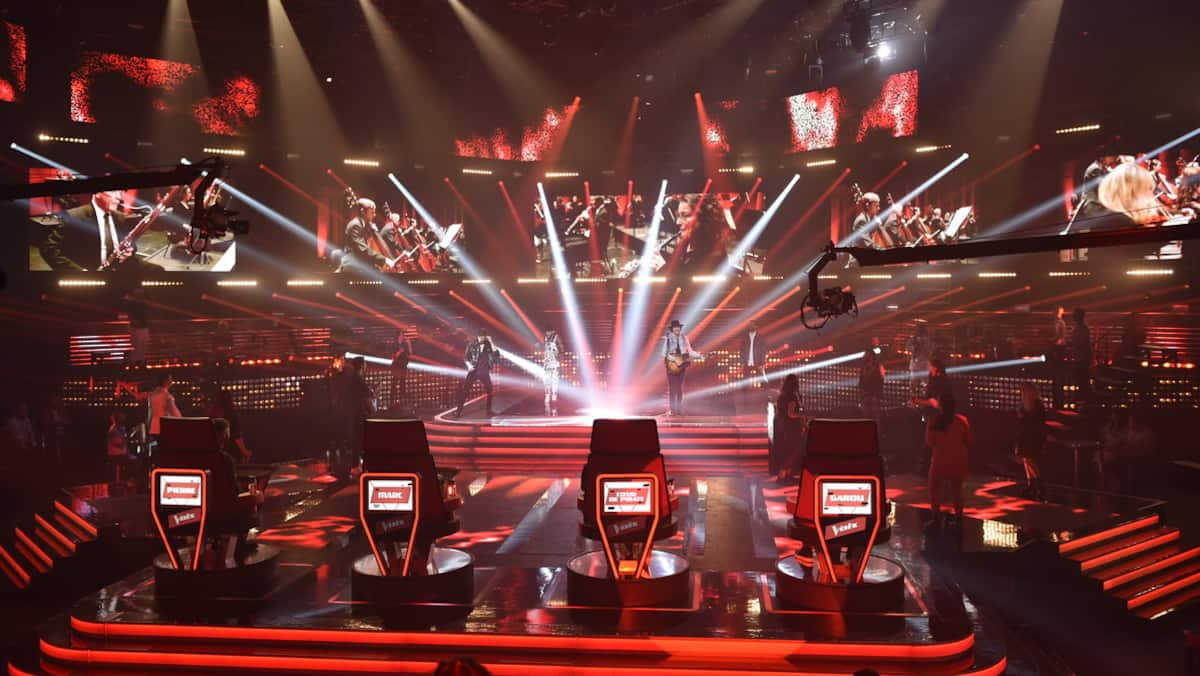 "The Voice" continues, without an audience 1