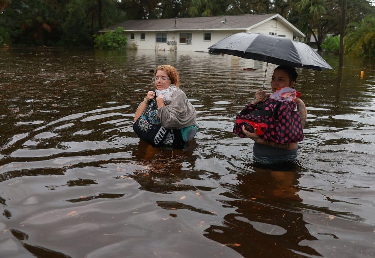 La Floride frapp&eacute;e de plein fouet par l'ouragan Idalia