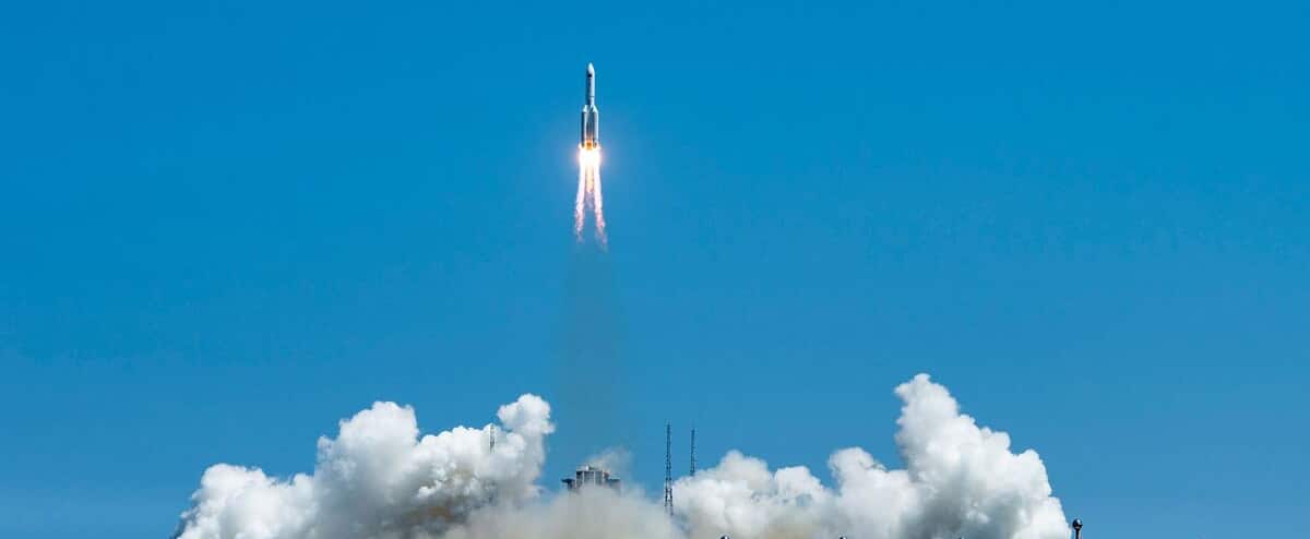 A Chinese rocket crashed into the Indian Ocean A Chinese rocket crashed into the Indian Ocean