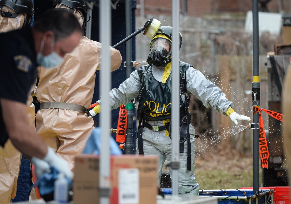 [PHOTOS] Deux labos clandestins ultra-sophistiqu&eacute;s de drogue d&eacute;mantel&eacute;s &agrave; Montr&eacute;al