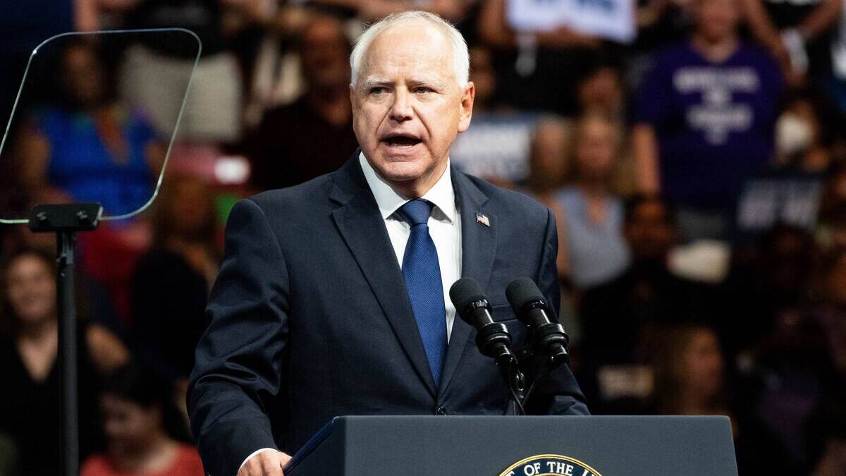 Un rétrograde qui «sème le chaos et la division»: à peine nommé, Tim Walz attaque Donald Trump