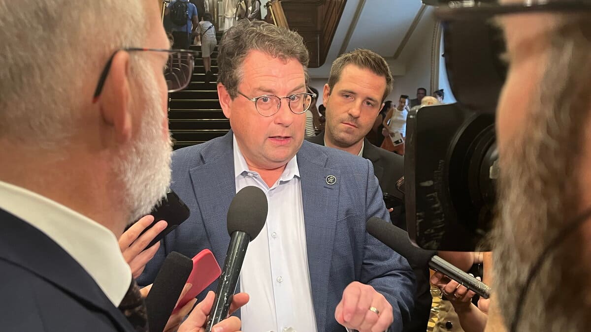 Québec Recule Sur L’interdiction De Vente De Véhicules Neufs À Esse...