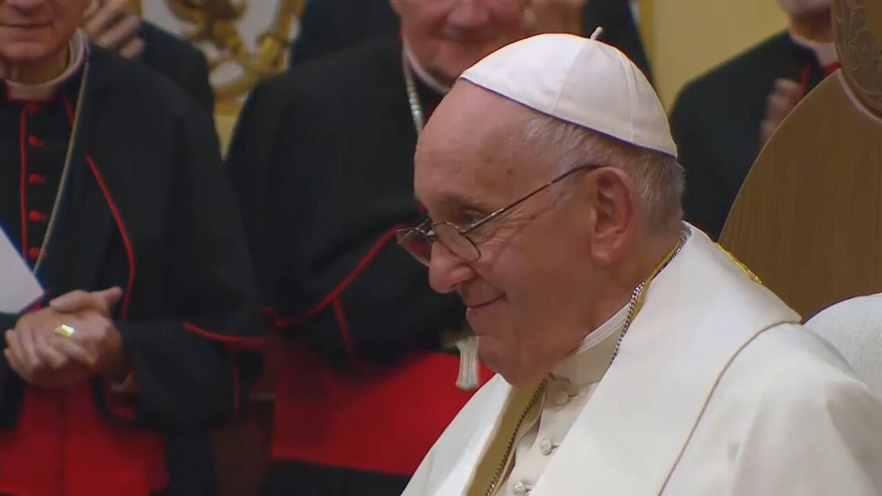 Visite papale: &laquo;il s'est excus&eacute;, mais ce n'est pas fini&raquo;, raconte une victime d'abus sexuels