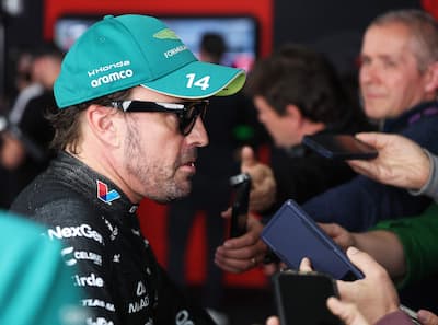 Fernando Alonso na zona mista reservada aos jornalistas da imprensa escrita.