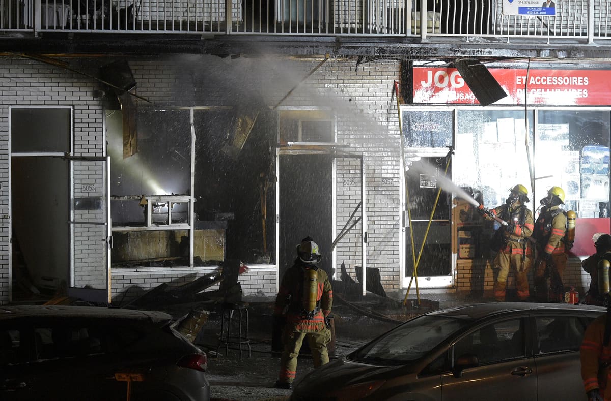 EN IMAGES | Montr&eacute;al: un autre resto-bar cibl&eacute; par un incendie criminel