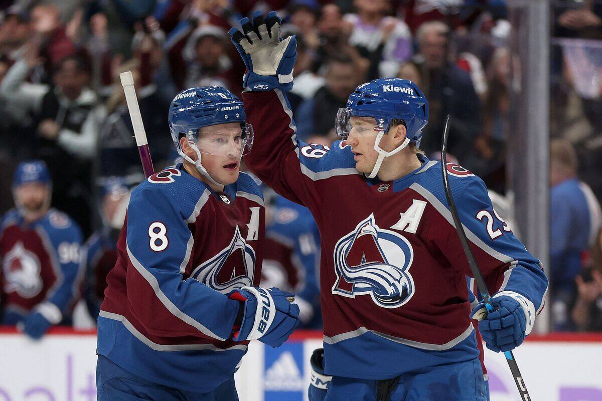 MacKinnon et Makar r&eacute;&eacute;crivent l&rsquo;histoire de l&rsquo;Avalanche... et des Nordiques