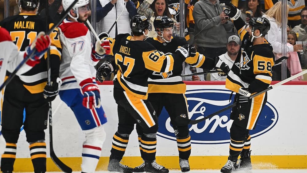 Sidney Crosby s’occupe des Canadiens