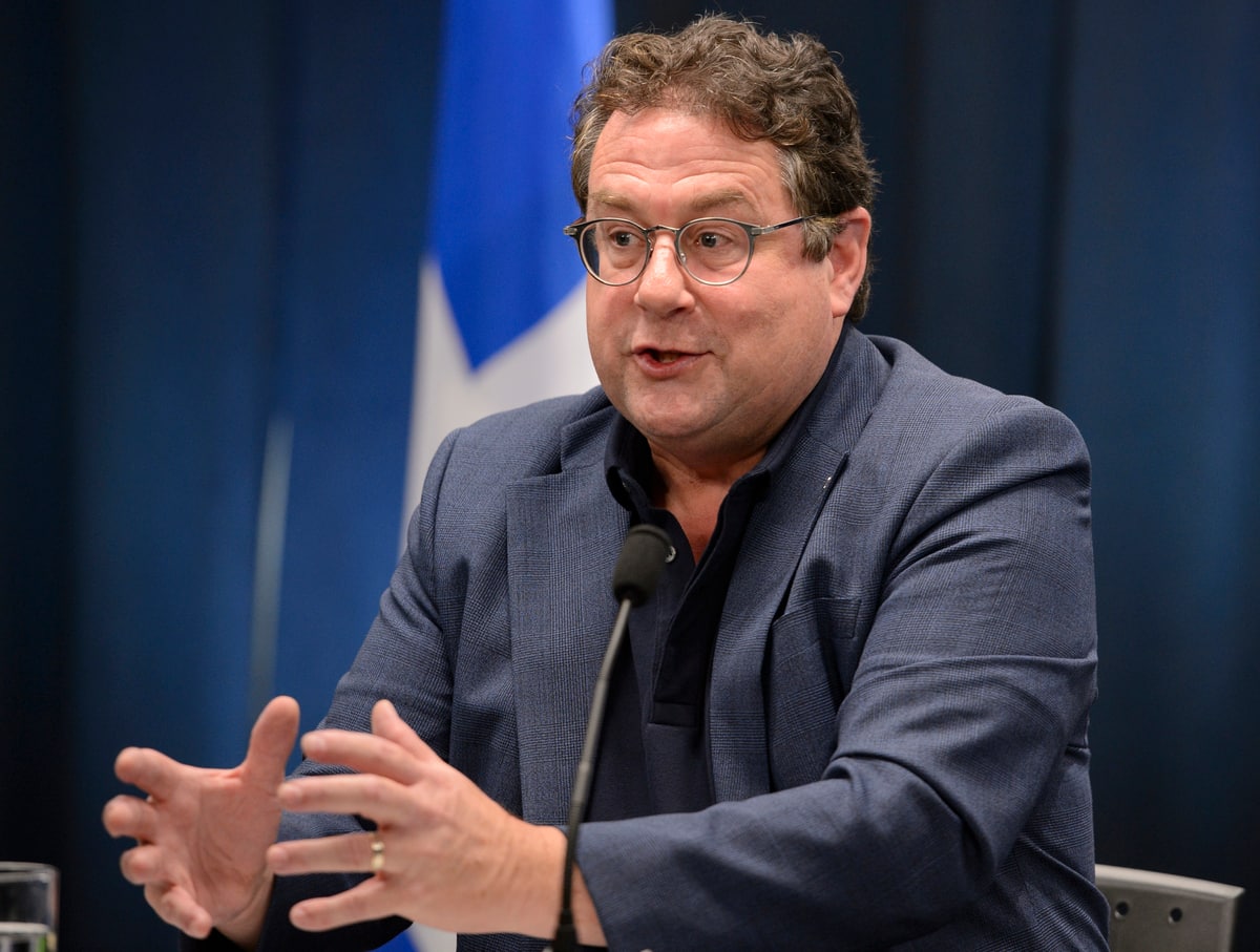 M. Drainville, permettez à l'enfant de rester roi de sa guitare! JDM