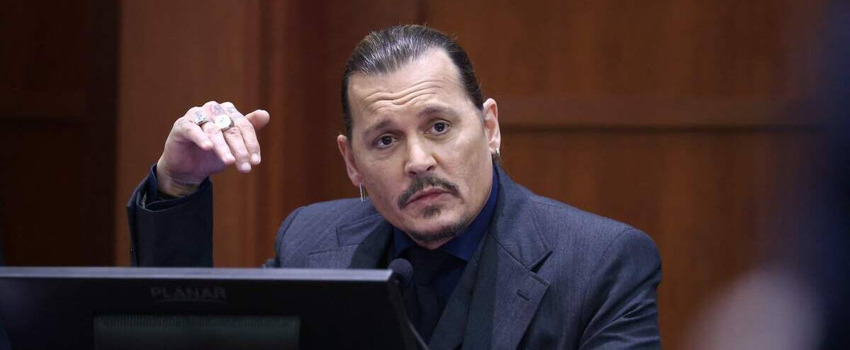 «Brûlons Amber»: des textos violents de Johnny Depp lus au tribunal