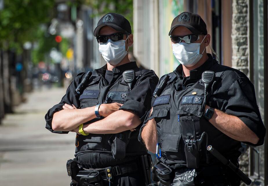 Image principale de l'article La police déployée dans les bars et restos