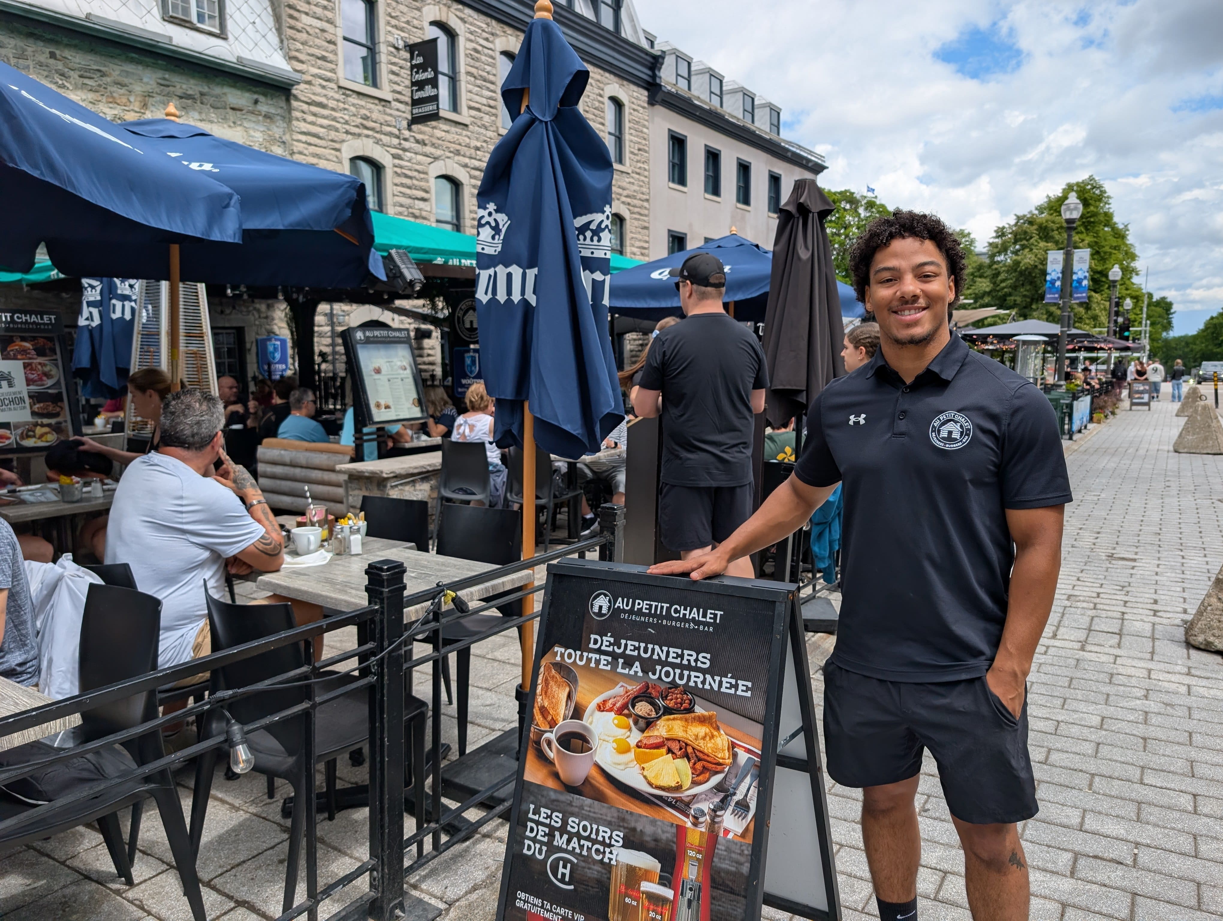 Xavier Tavernier, directeur adjoint Au Petit Chalet, sur Grande Allée. 