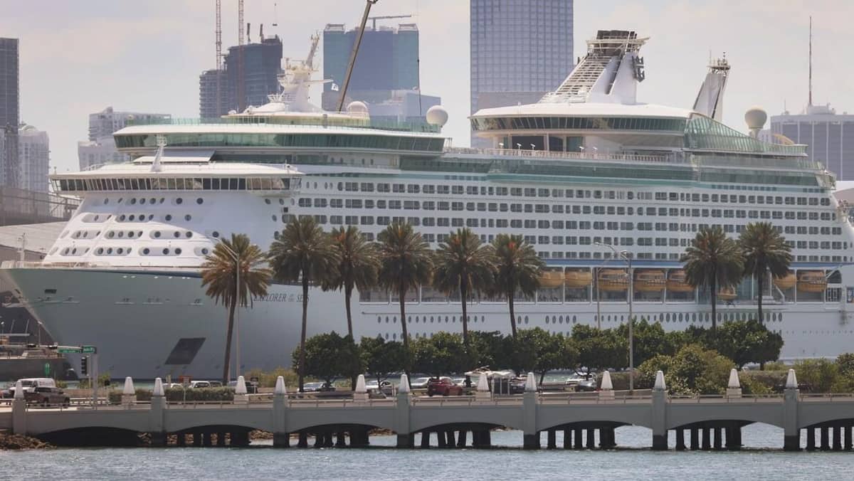 Fin des recherches: aucune trace d’un jeune touriste après une chute d’une croisière Royal Caribbean