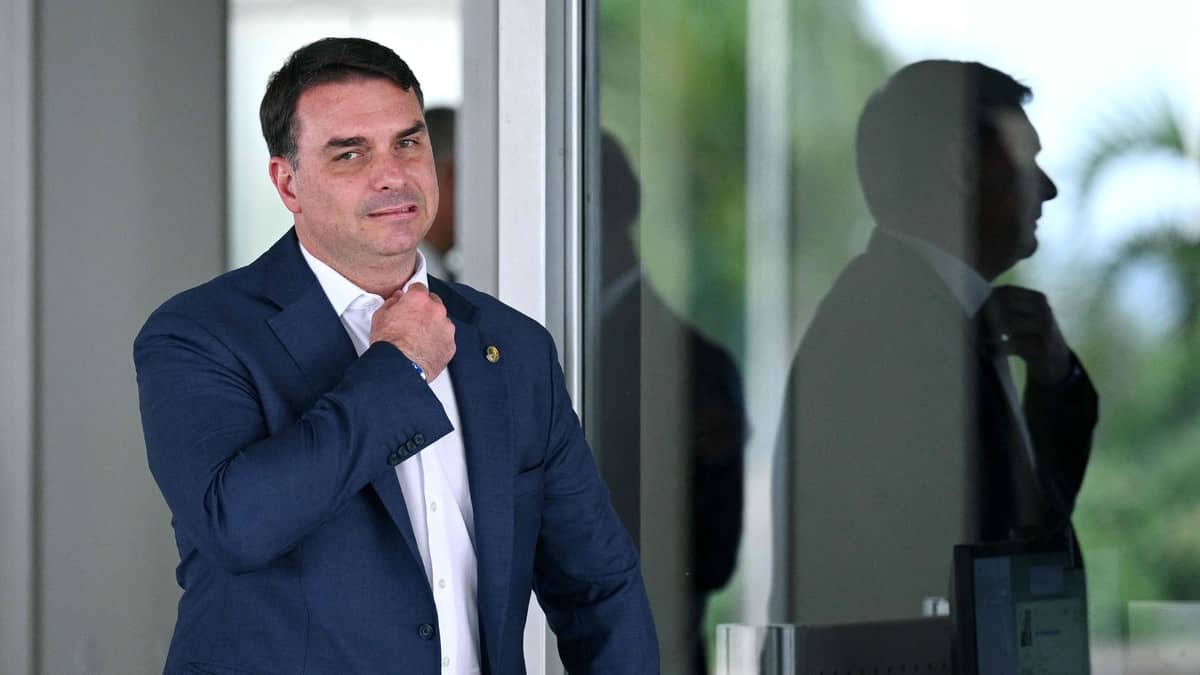 Flavio Bolsonaro launches presidential race in Brazil Flavio Bolsonaro launches presidential race in Brazil