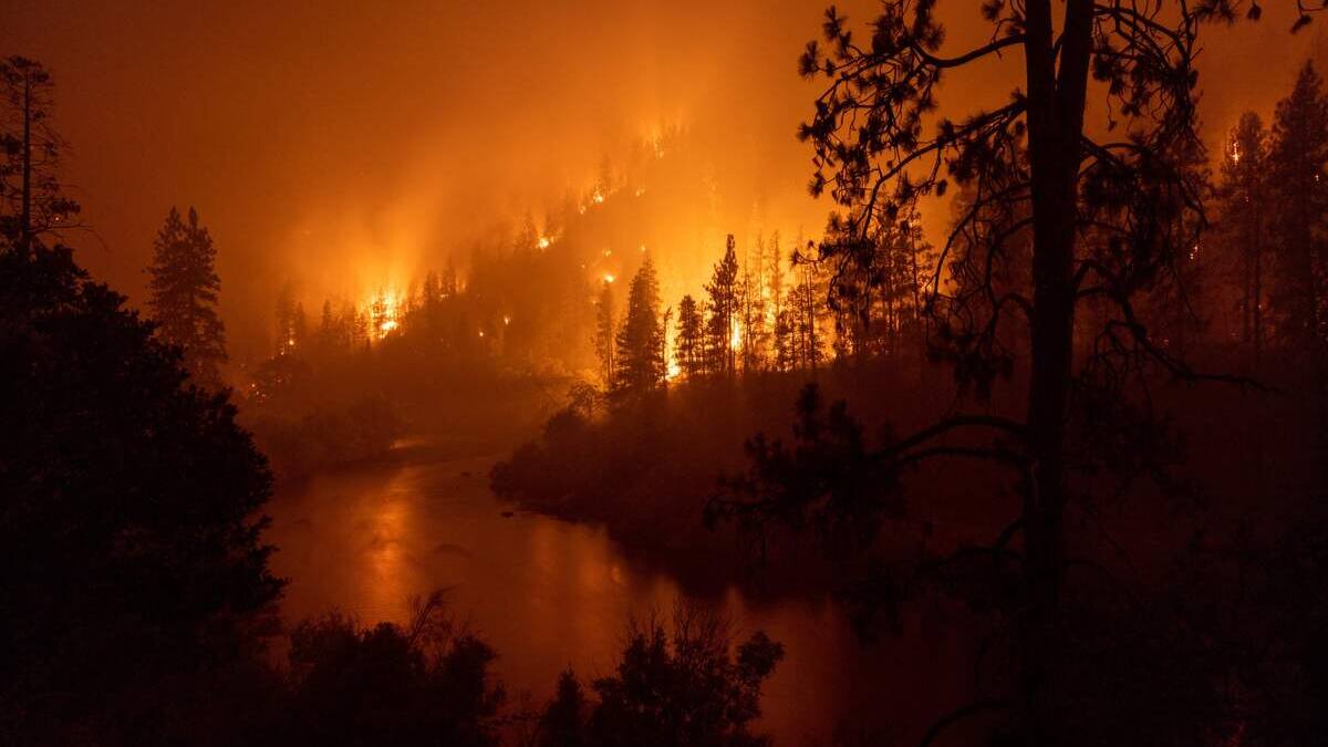 Le plus vaste incendie de l'année progresse en Californie