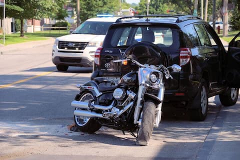Clash in Quebec: A motorcyclist loses his life