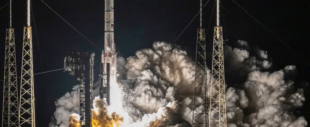 The lunar lander belonging to a private American company is still in space The lunar lander belonging to a private American company is still in space