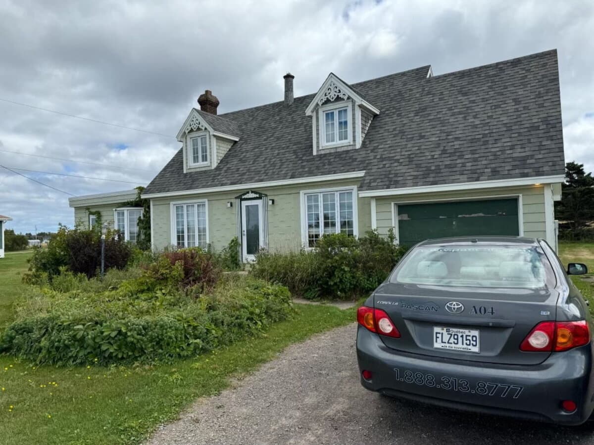 Elle perd son emploi apr&egrave;s avoir accept&eacute; un verre de son patron