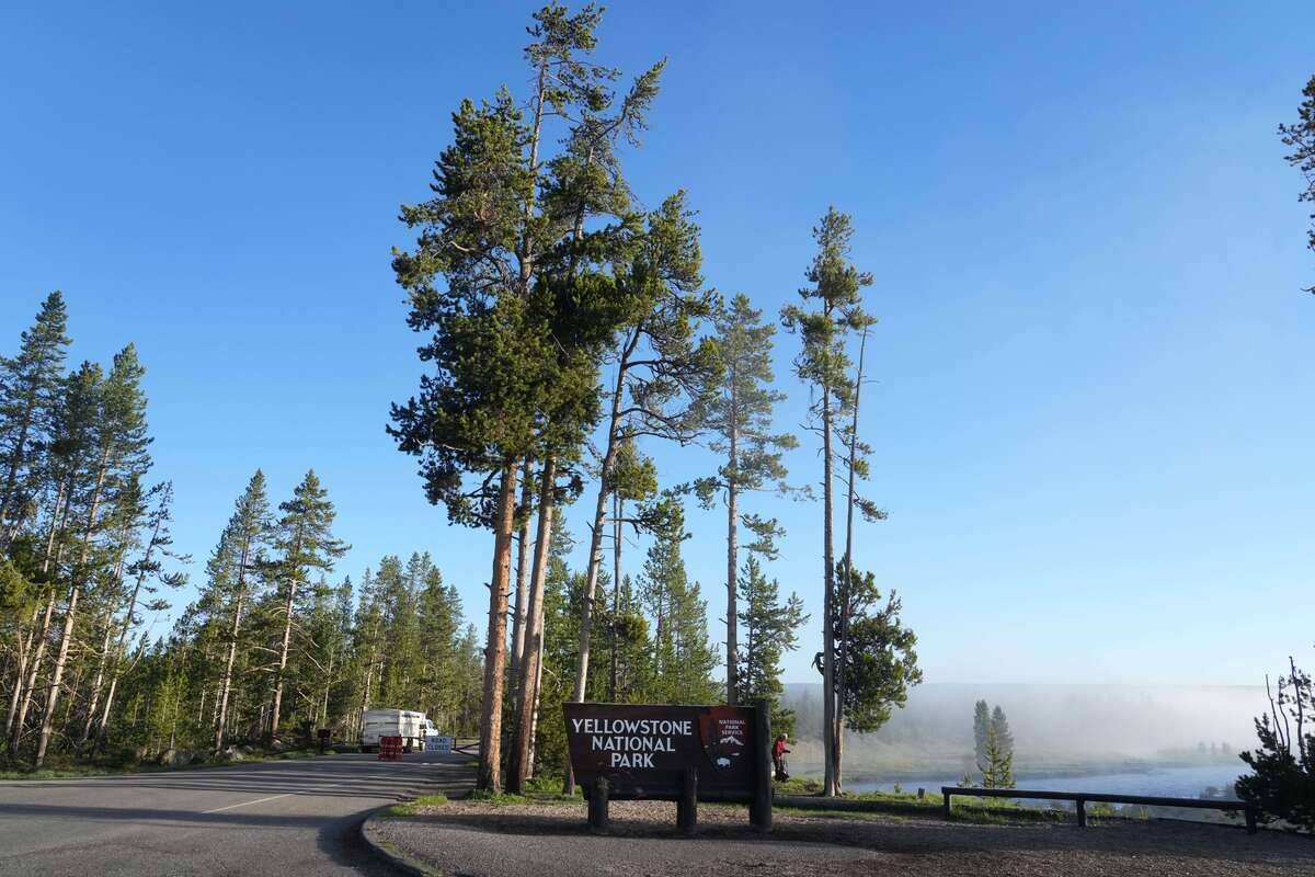 Le c&eacute;l&egrave;bre parc de Yellowstone partiellement rouvert apr&egrave;s des inondations record