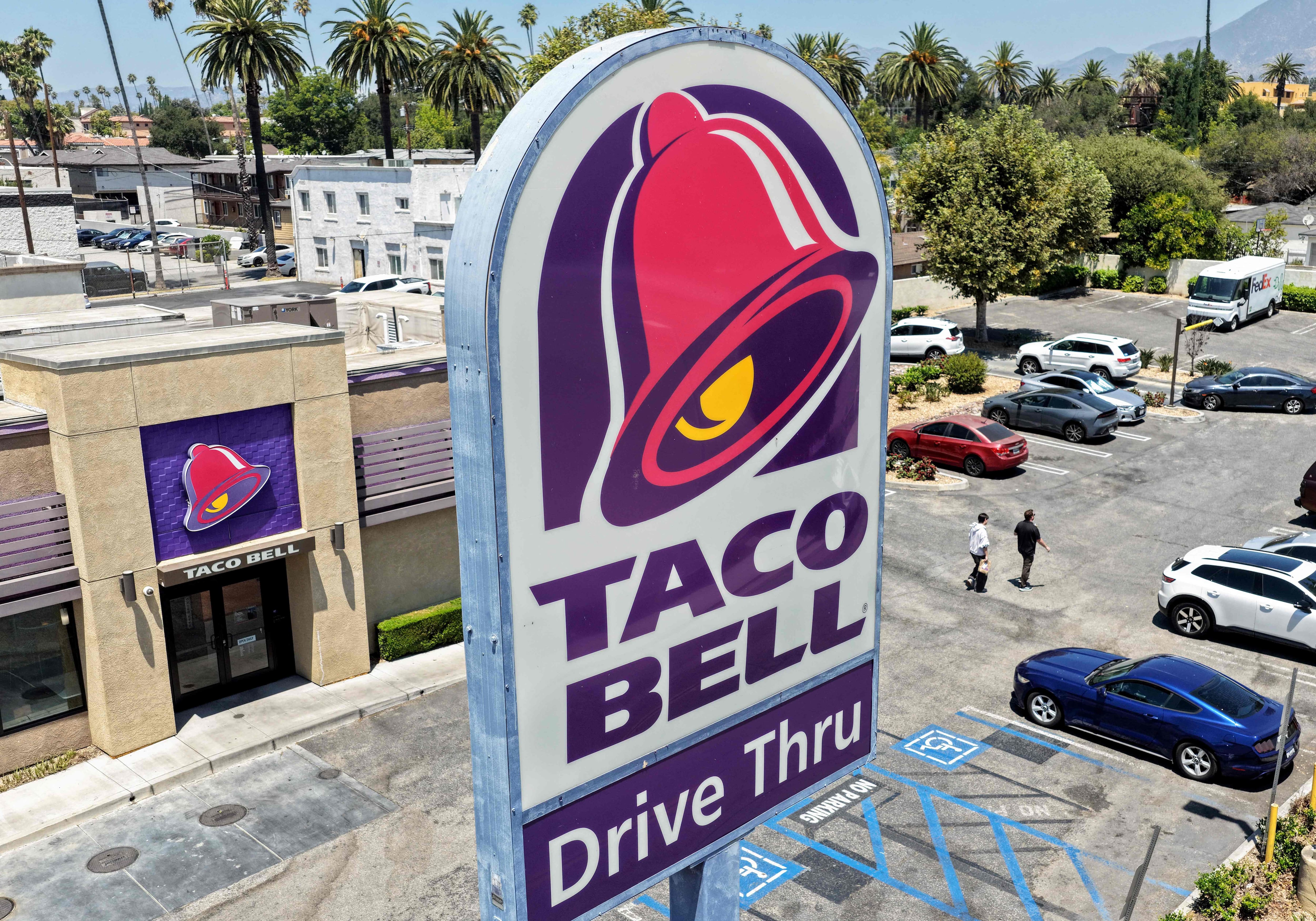 Parasite epidemic in the United States: consumers are deserting fast food chains