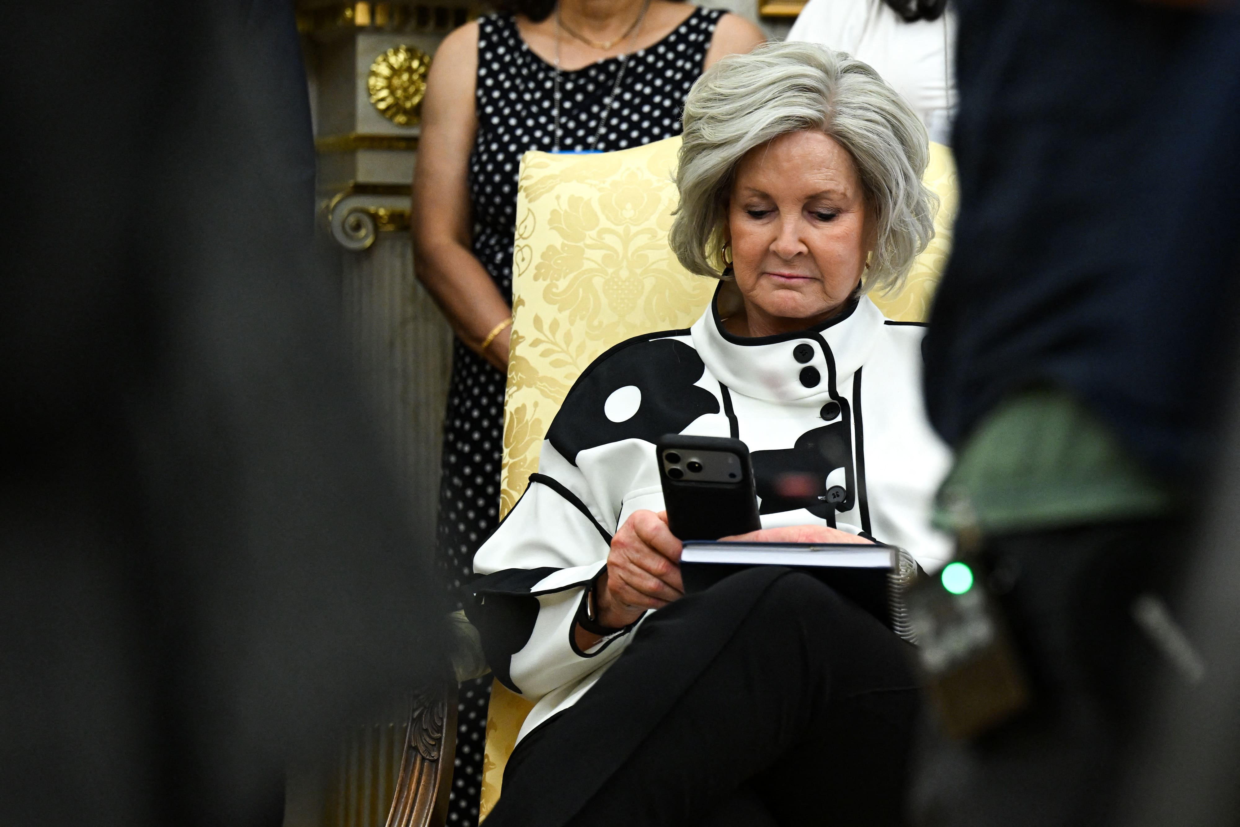 Susie Wiles, la directrice de cabinet de Trump, est guérie du cancer
