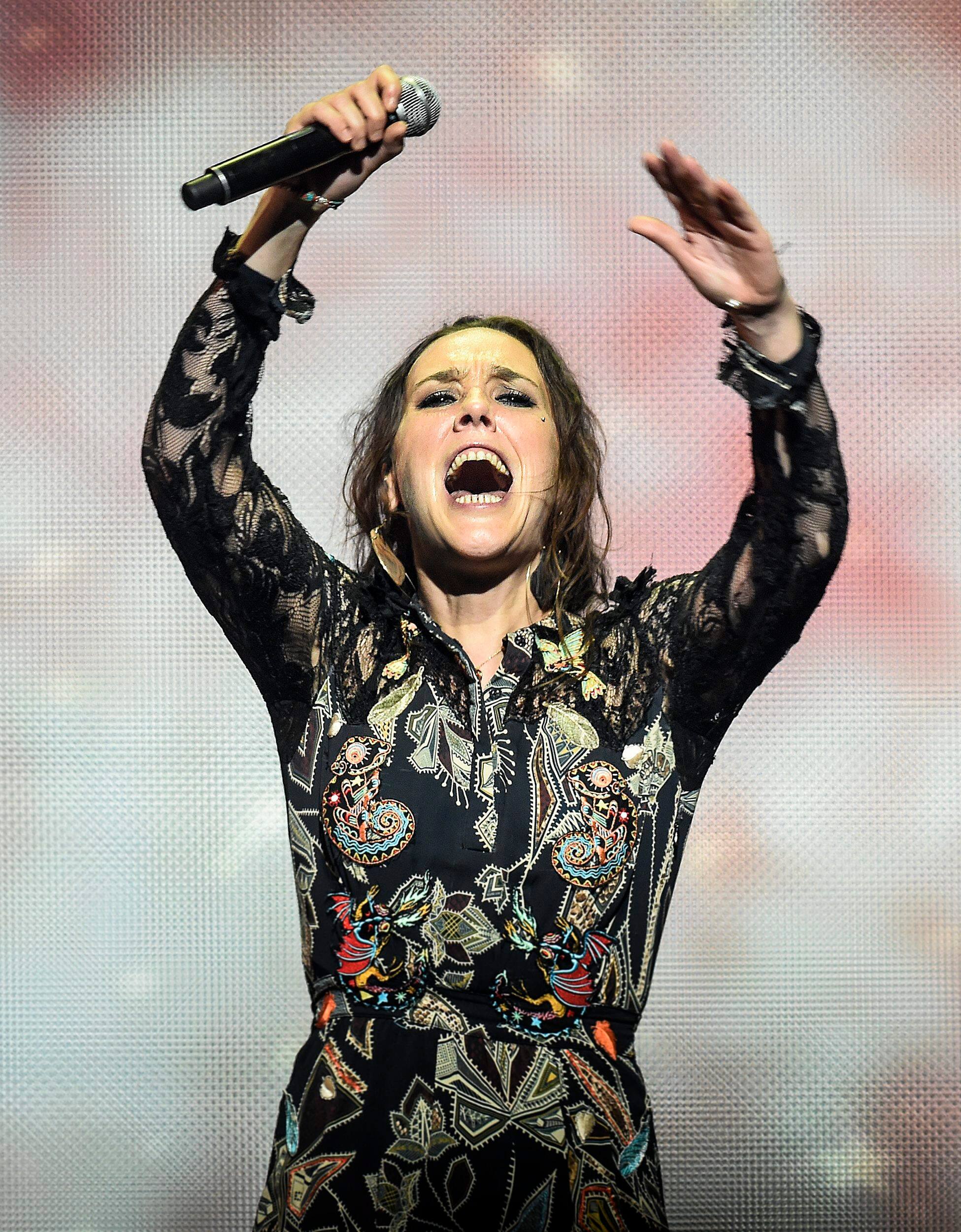 « Ça m’ouvre le cœur » : Zaz ne se lasse pas de venir chanter au Québec ...