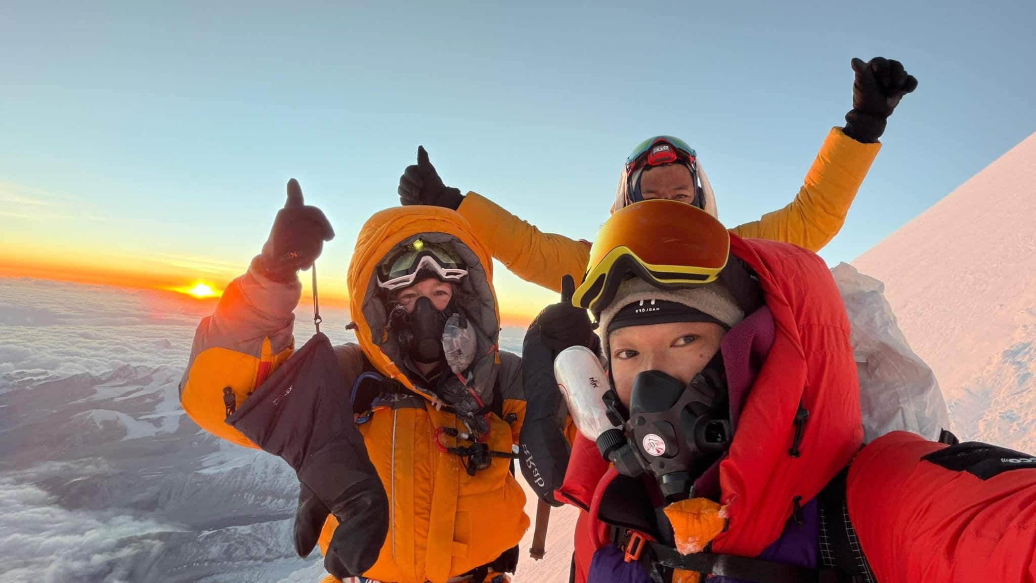 Atteinte d'un cancer avancé du sein, une Québécoise atteint le sommet du mont Everest dans l'espoir d'inspirer les gens à ne pas baisser les bras