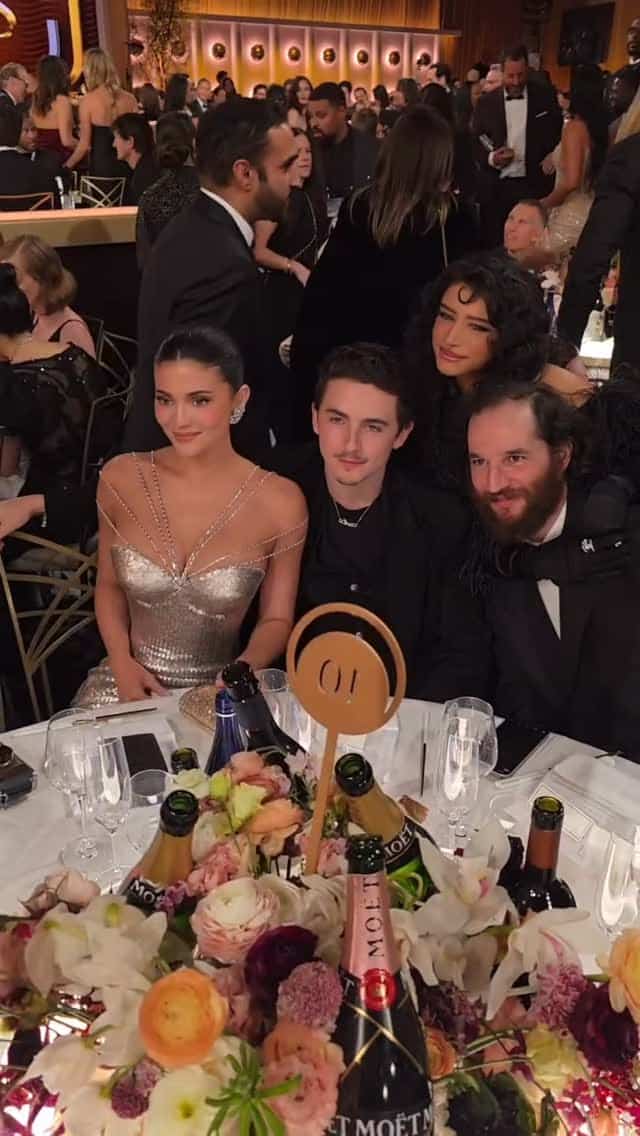 Une rumeur d'infidélité le met dans l'embarras