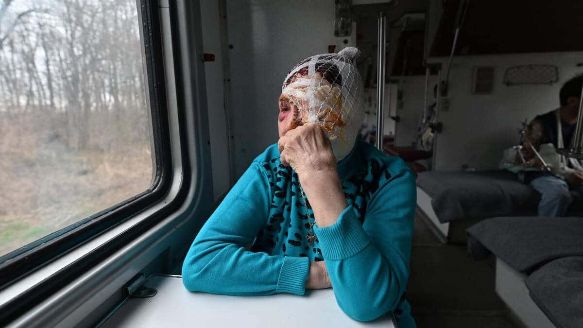 PHOTOS | Le train qui transporte les blessés de l'Est
