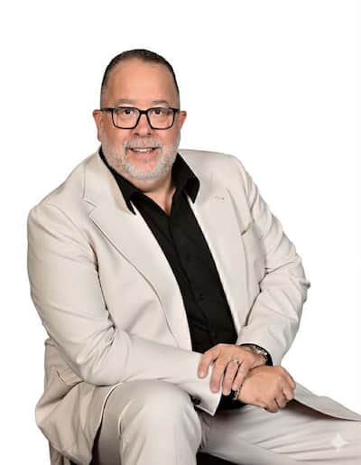 Marc-André Houle, natural da costa sul de Montreal, voltou de viagem no dia 5 de janeiro. Ele se hospedou no hotel Viva V Samana em Wyndham, República Dominicana, e lá adoeceu, assim como seu companheiro. Ele diz que nunca mais voltará lá e quer que este hotel seja removido de suas ofertas de viagens.