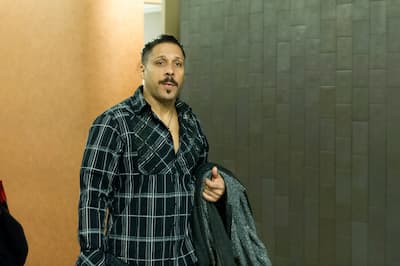 Portrait of General-Nancy Carrier, who survived a crash 5 years ago in front of the entrance to Montreal.