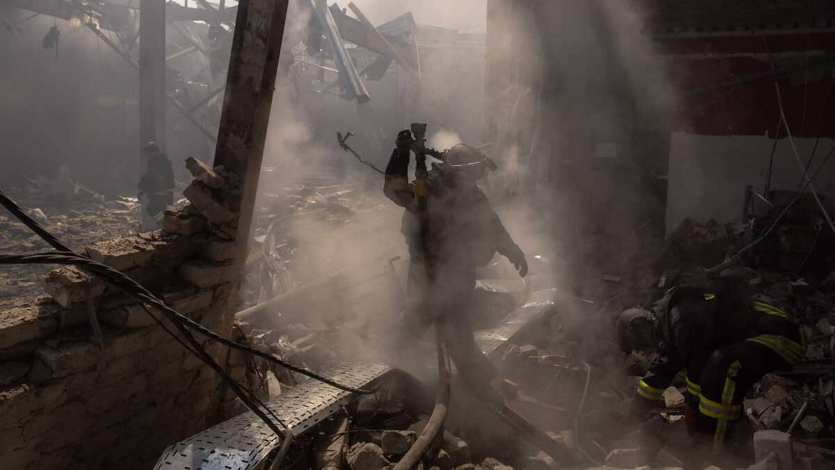 Ucraina: si sono udite esplosioni a Kiev e sono continuati gli attacchi aerei Ucraina: si sono udite esplosioni a Kiev e sono continuati gli attacchi aerei