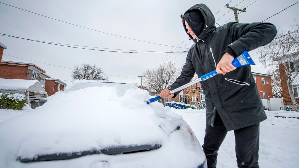 Conditions difficiles sur les routes avec neige et verglas